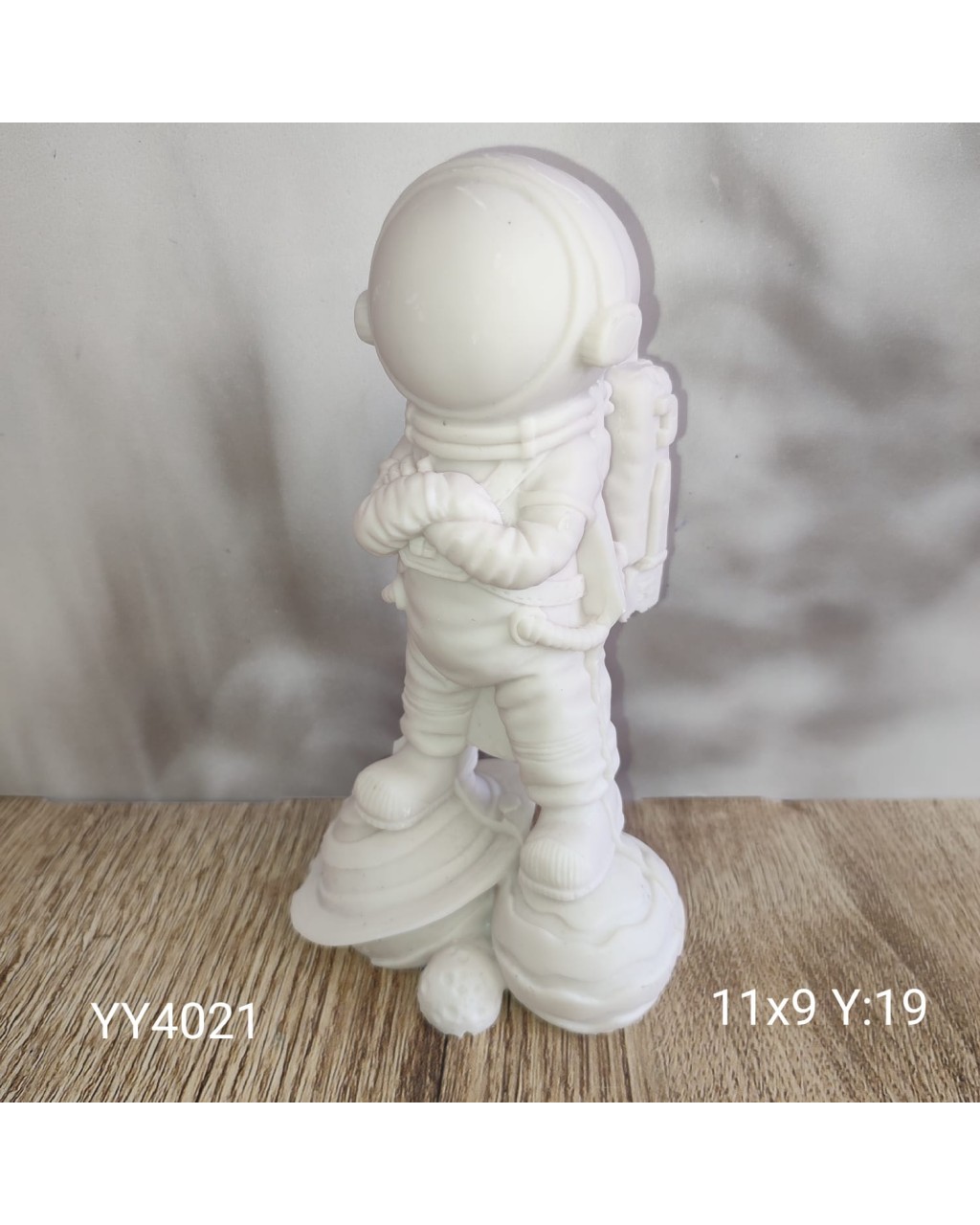 YY4021 Astronot Gezegenlere Basan YY4021 Astronot Gezegenlere Basan