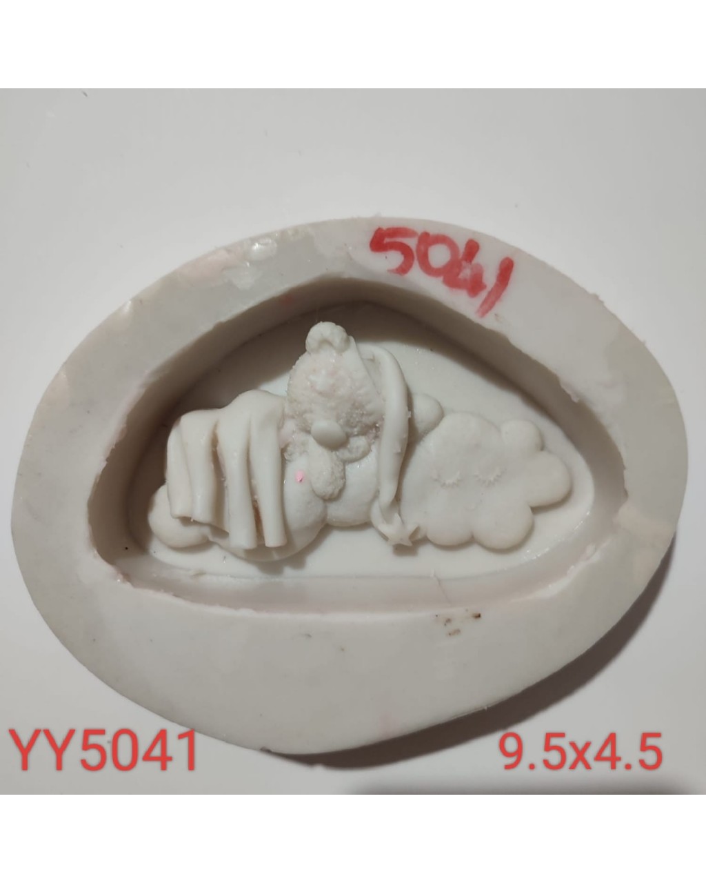 YY5041 - BULUTTA YATAN AYI