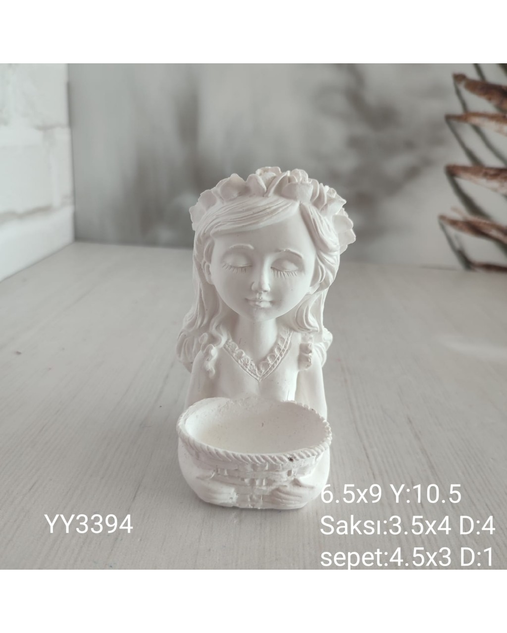 YY3394-Lokumcu Kız Taçlı