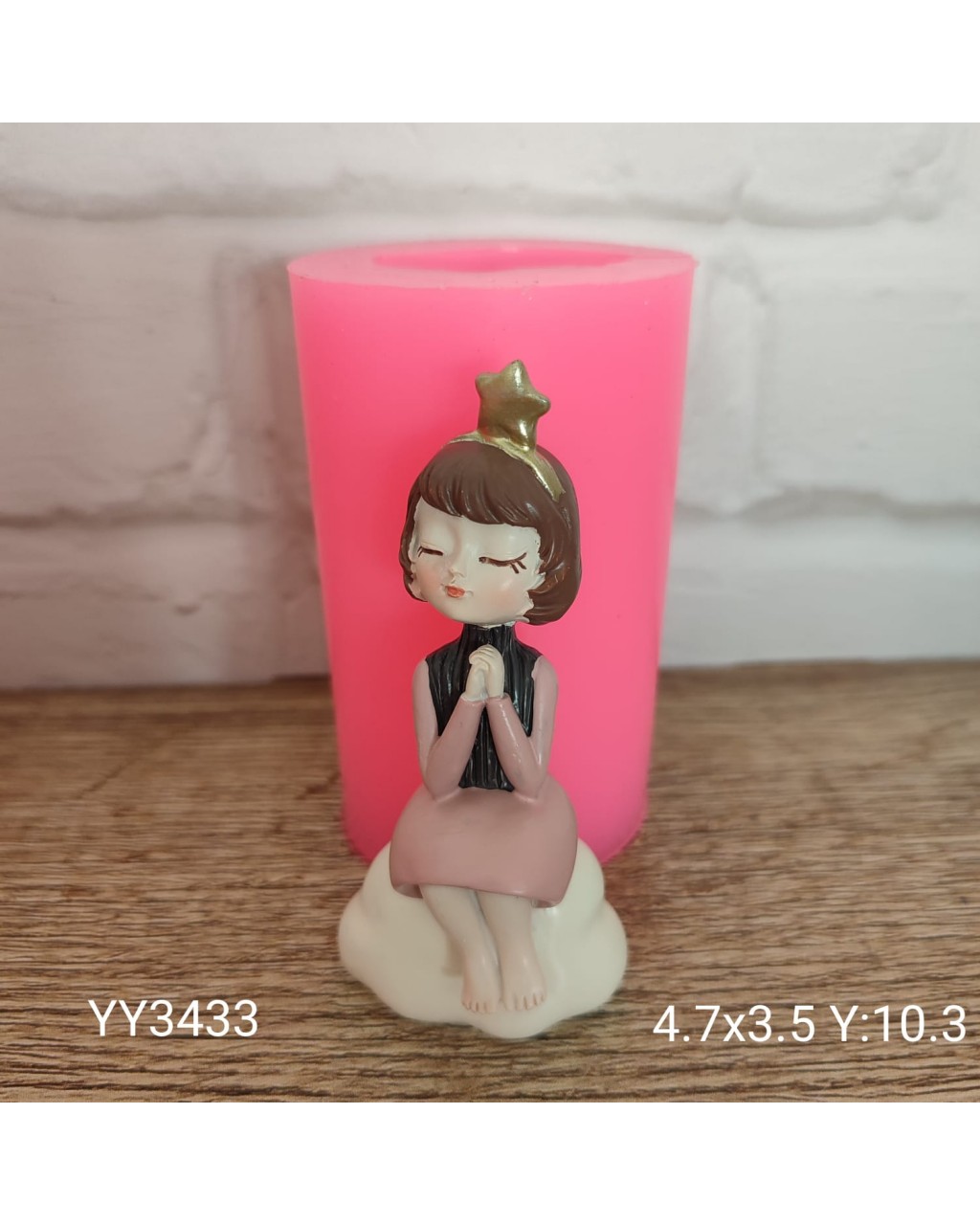 YY3433 Yıldızlı Taçlı Dua Eden Kız Biblo Silikon Kalıp – Zarif ve Şık Dekoratif Hediye!