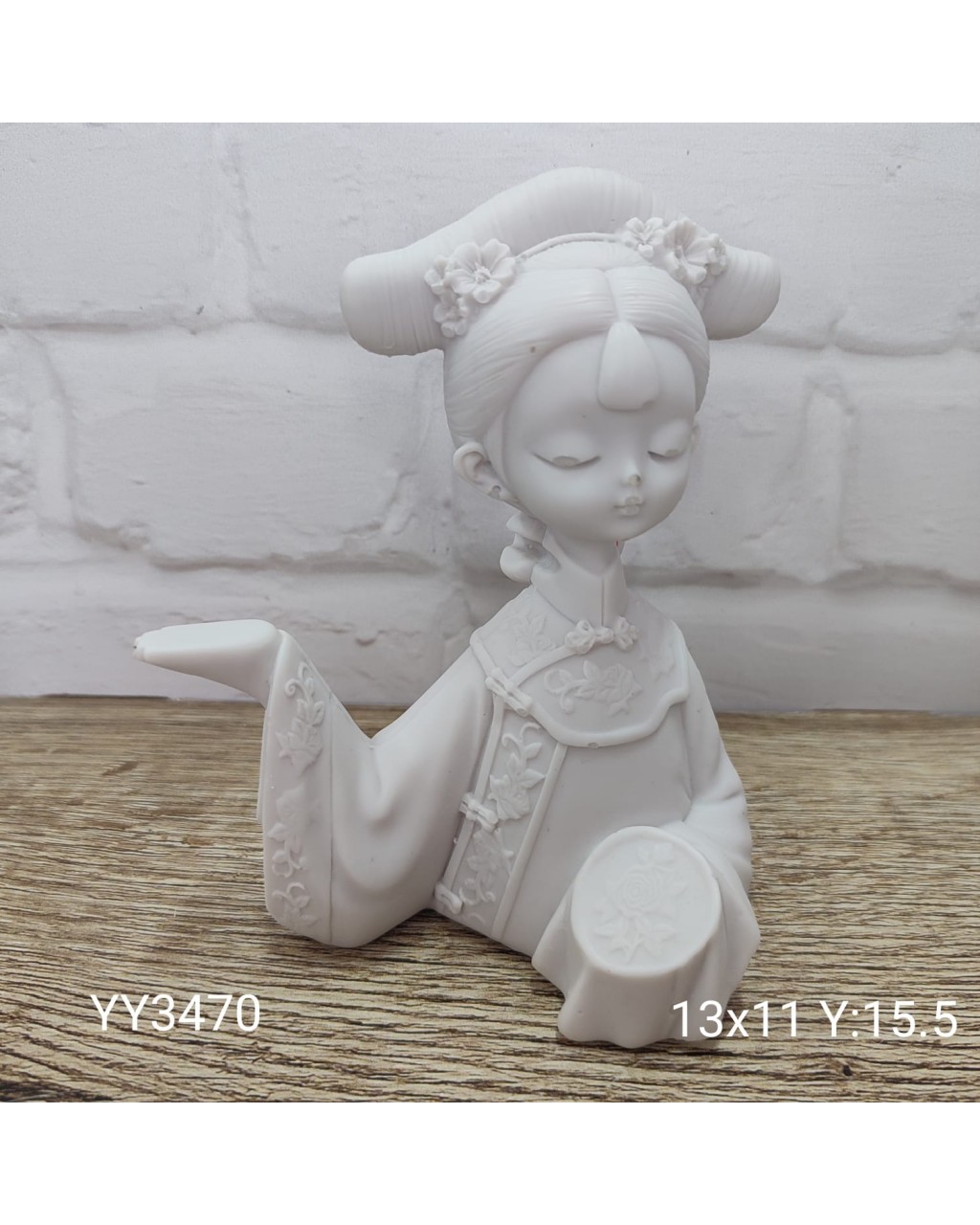 YY3470-Tepsi Tutan Sunumluk Kız Asyalı Kız