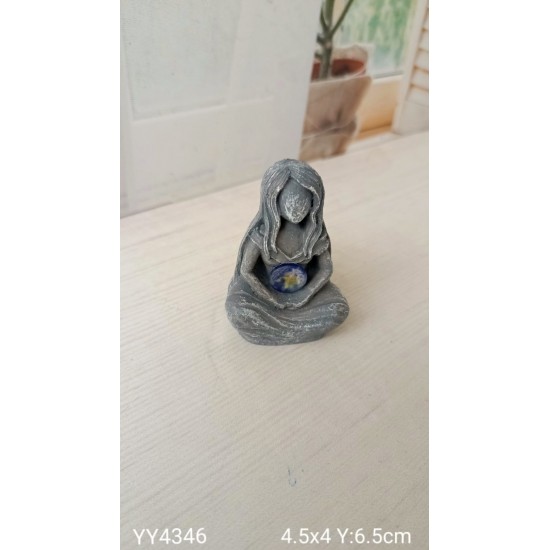 YY4346 OTURAN KIZ BİBLO SİLİKON KALIP