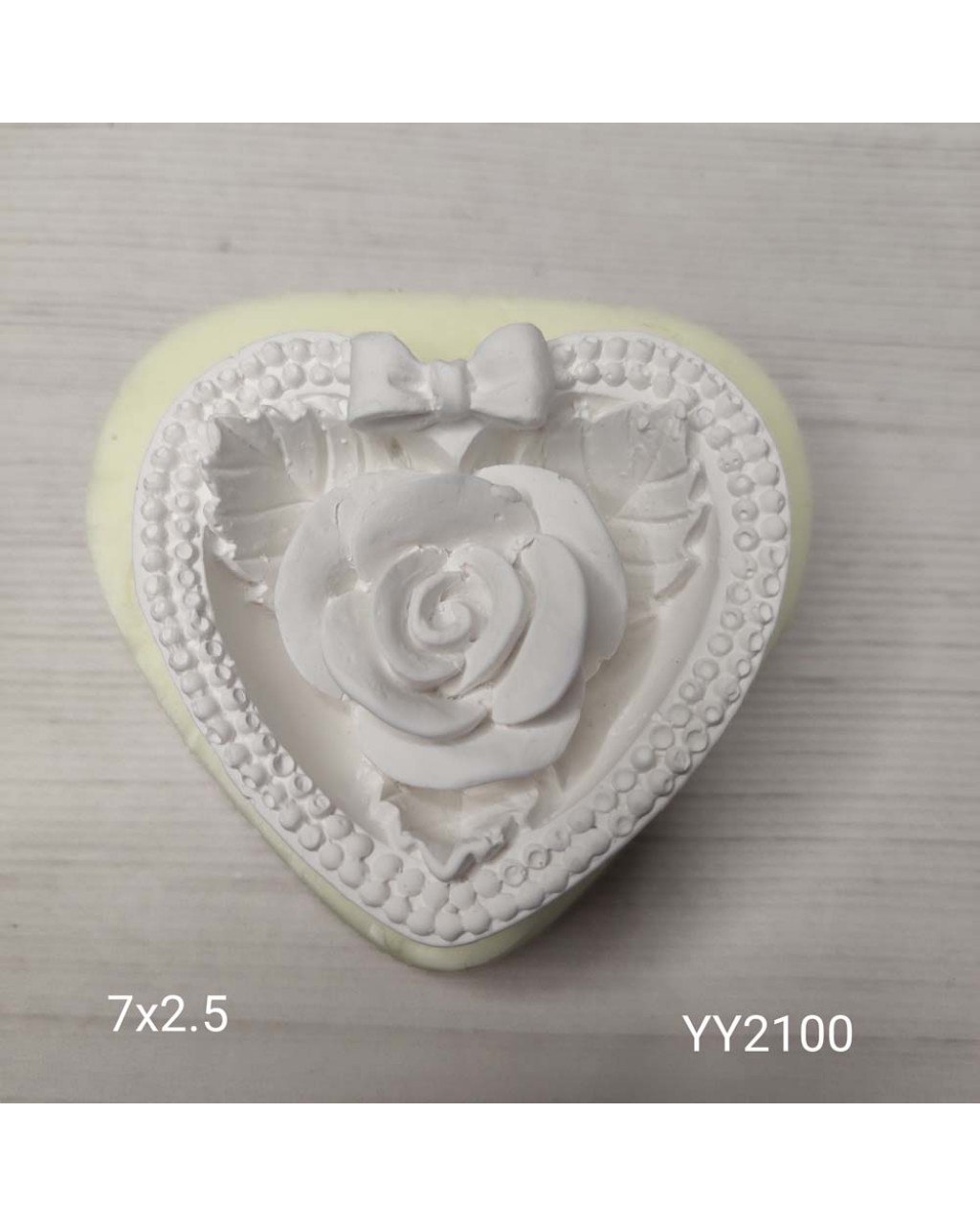 YY2100 Güllü Yapraklı Kalp Kenarları Noktalı Silikon Kalıp