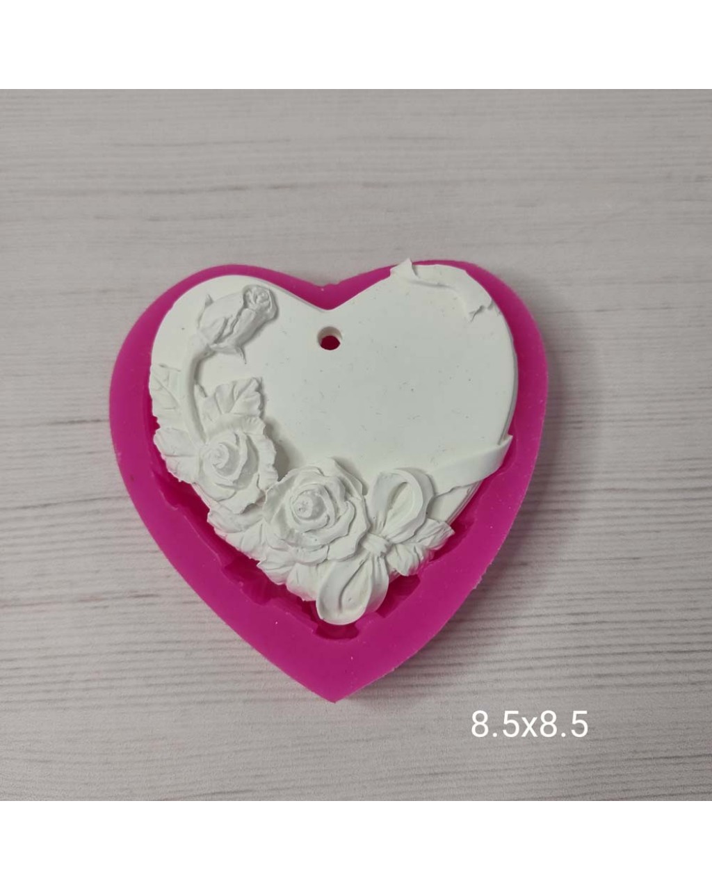 YY0091 Gül Desenli Kalp Silikon Kalıp