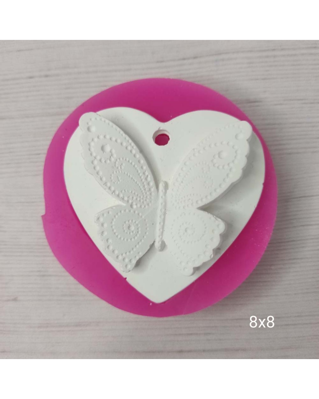 YY0737 Kalp Üzerinde Kelebek Silikon Kalıp