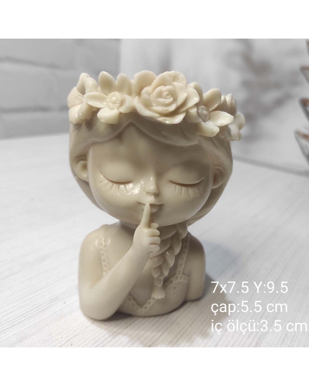 YY0833 Çiçek Taçlı Sus İşareti Yapan Kız Saksı Silikon Kalıp