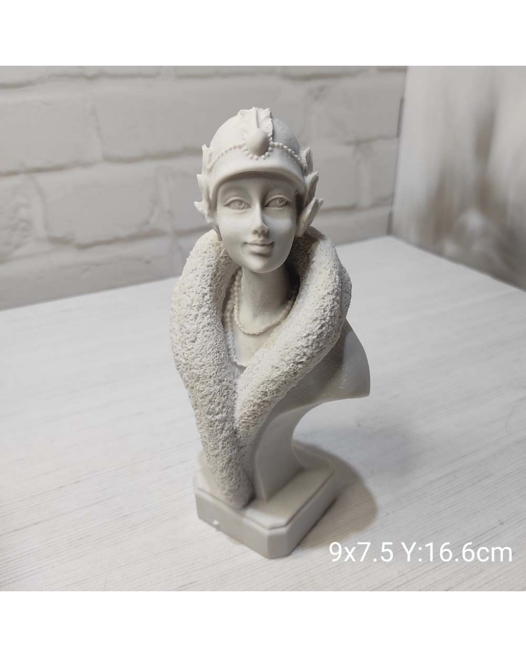 YY0961 Şapkalı Pardösülü Kadın Büst Biblo Silikon Kalıp