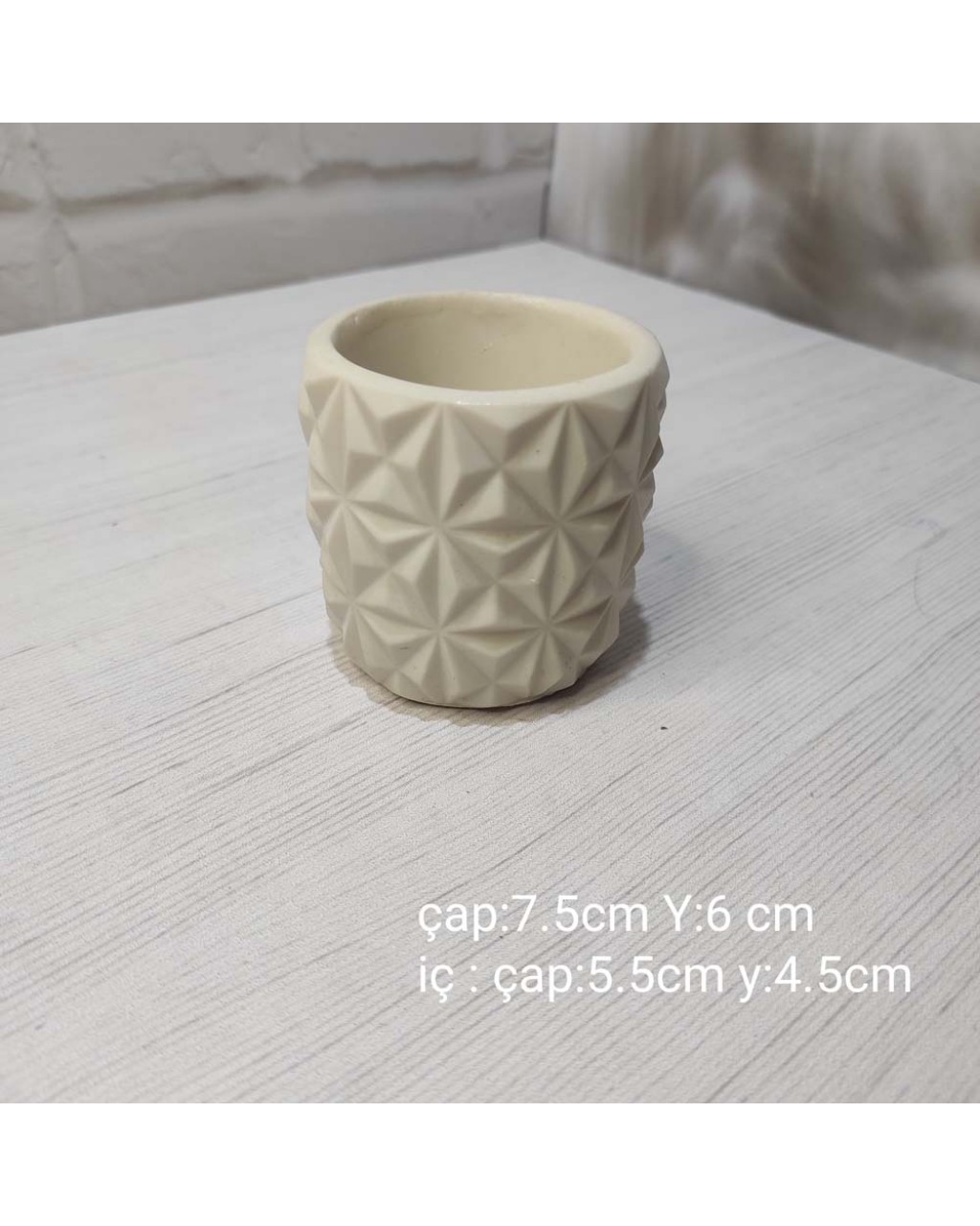 YY0983 Üçgen Desenli Saksı Silikon Kalıp