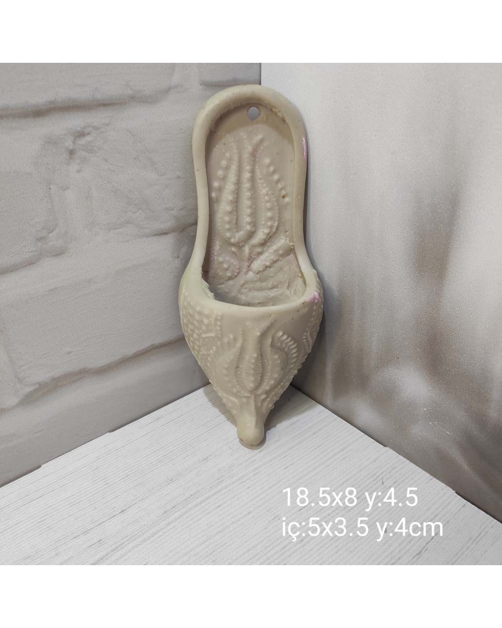 YY1446-Lale Desenli Ayakkabı Duvar Süsü Silikon Kalıp YY1446-Lale Desenli Ayakkabı Duvar Süsü Silikon Kalıp