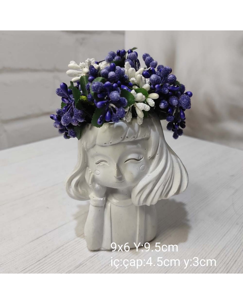 YY1587 Elini Yanağına Koymuş Gülümseyen Kız Sukulent Saksı Silikon Kalıp – Neşeli ve Şık Dekoratif Tasarım!