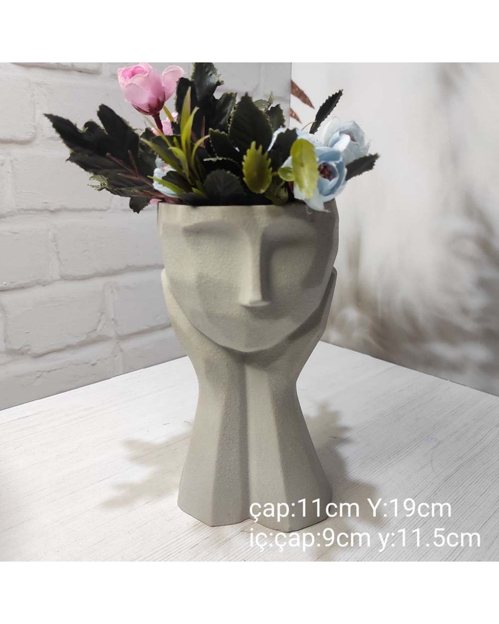 YY1623 Eli Yüzünde Taş Saksı Uzun Kollu Silikon Kalıp – Modern ve Şık Dekoratif Tasarım!