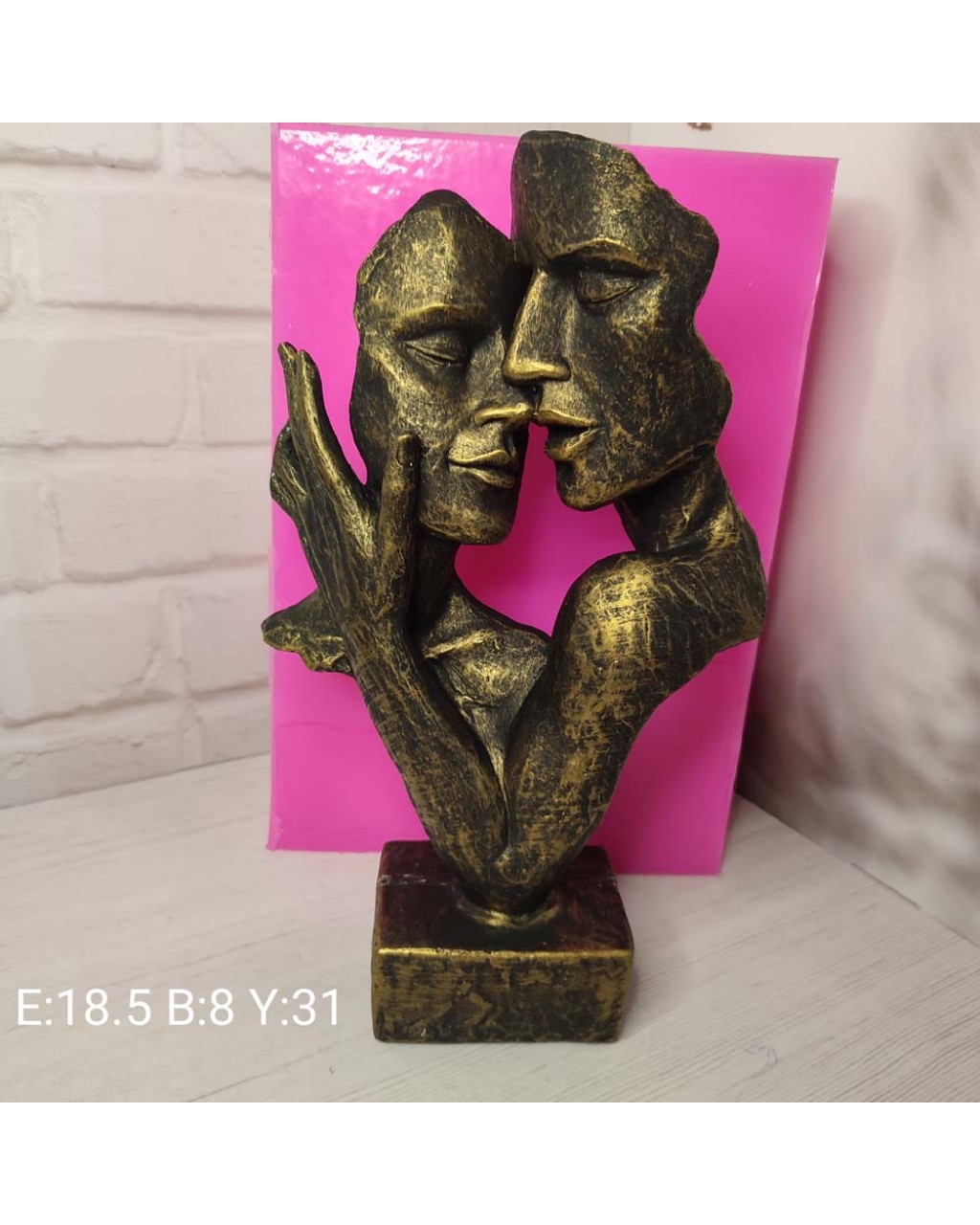 YY1846 Kaideli Öpüşen Sevgililer Biblo Silikon Kalıp – Romantik ve Zarif Tasarım!