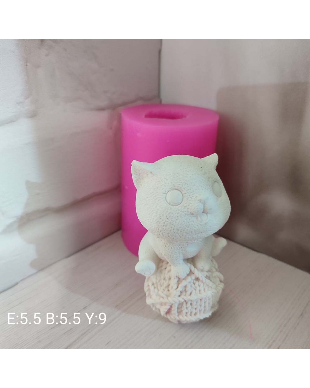 YY1992-Yumak İple Oynayan Kedi İpin Üzerinde Oturan Silikon Kalıp