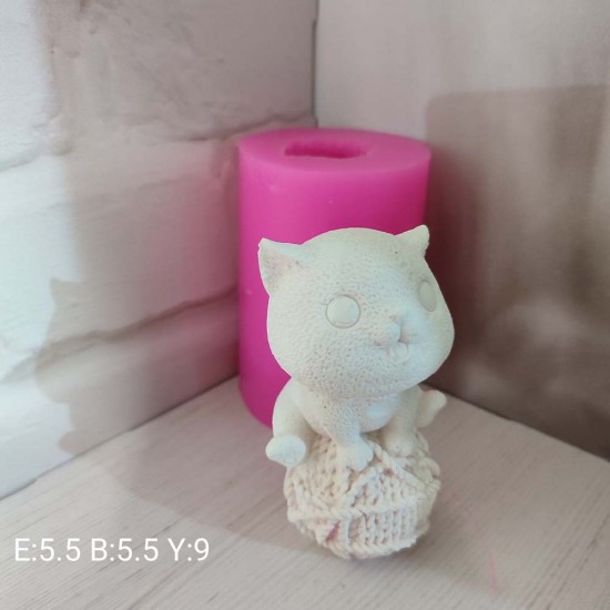 YY1992-Yumak İple Oynayan Kedi İpin Üzerinde Oturan Silikon Kalıp