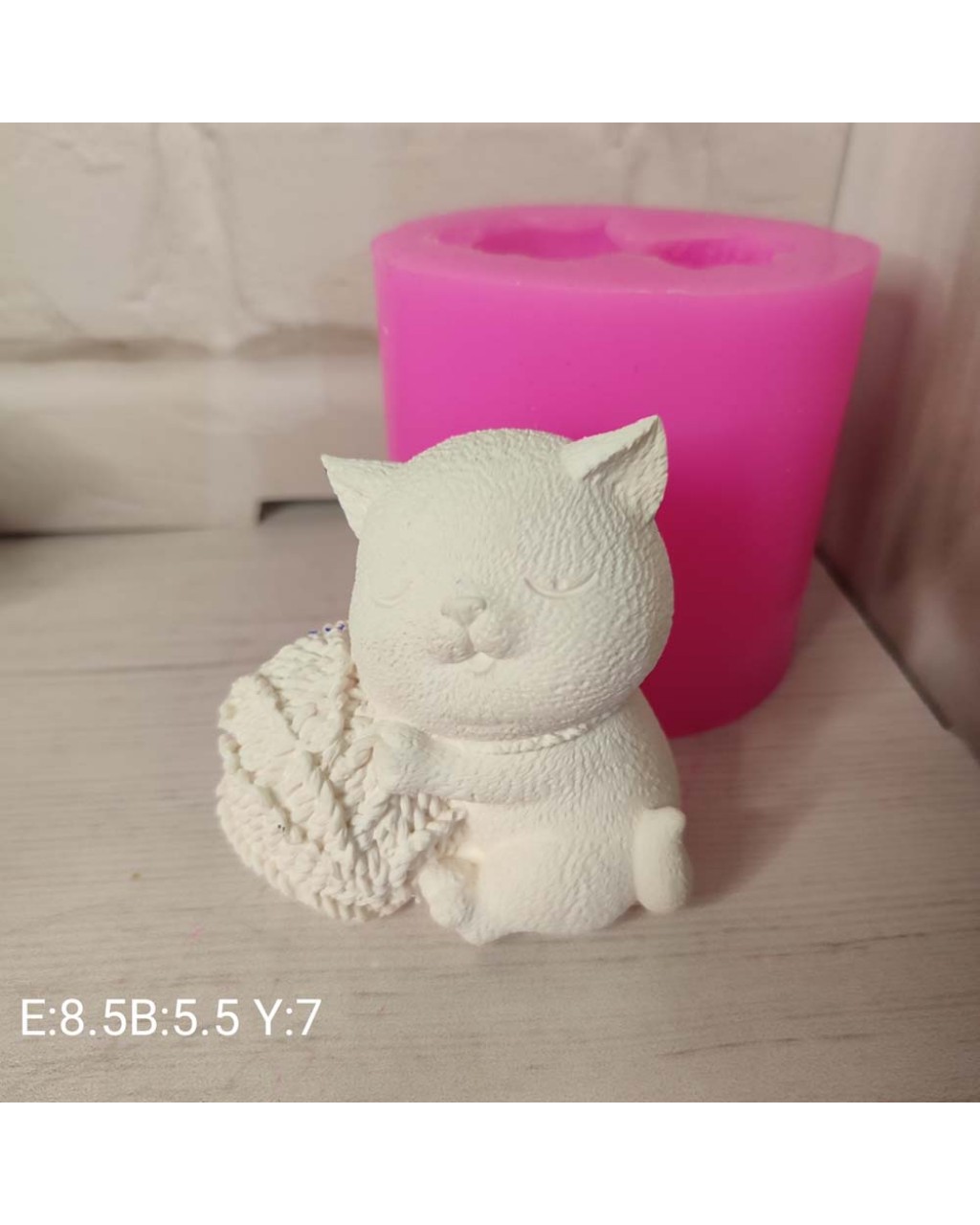 YY1993-Yumak İple Oynayan Kedi Oturan Silikon Kalıp